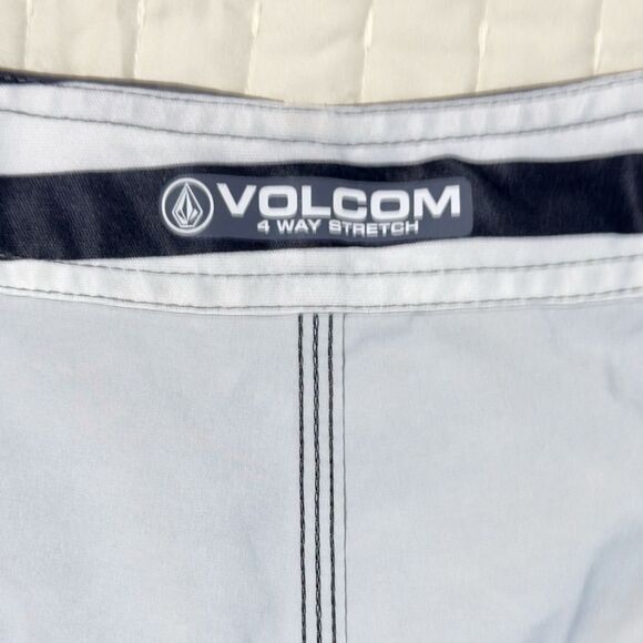 Volcom Men’s Board Shorts. No Tag. I Measured 36 Inches Inside The Waistband. - Picture 6 of 7
